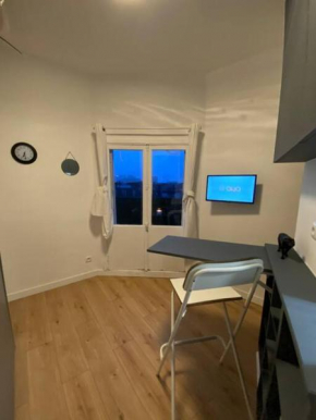 New Appartement With Balcony - Eiffeil Tower View